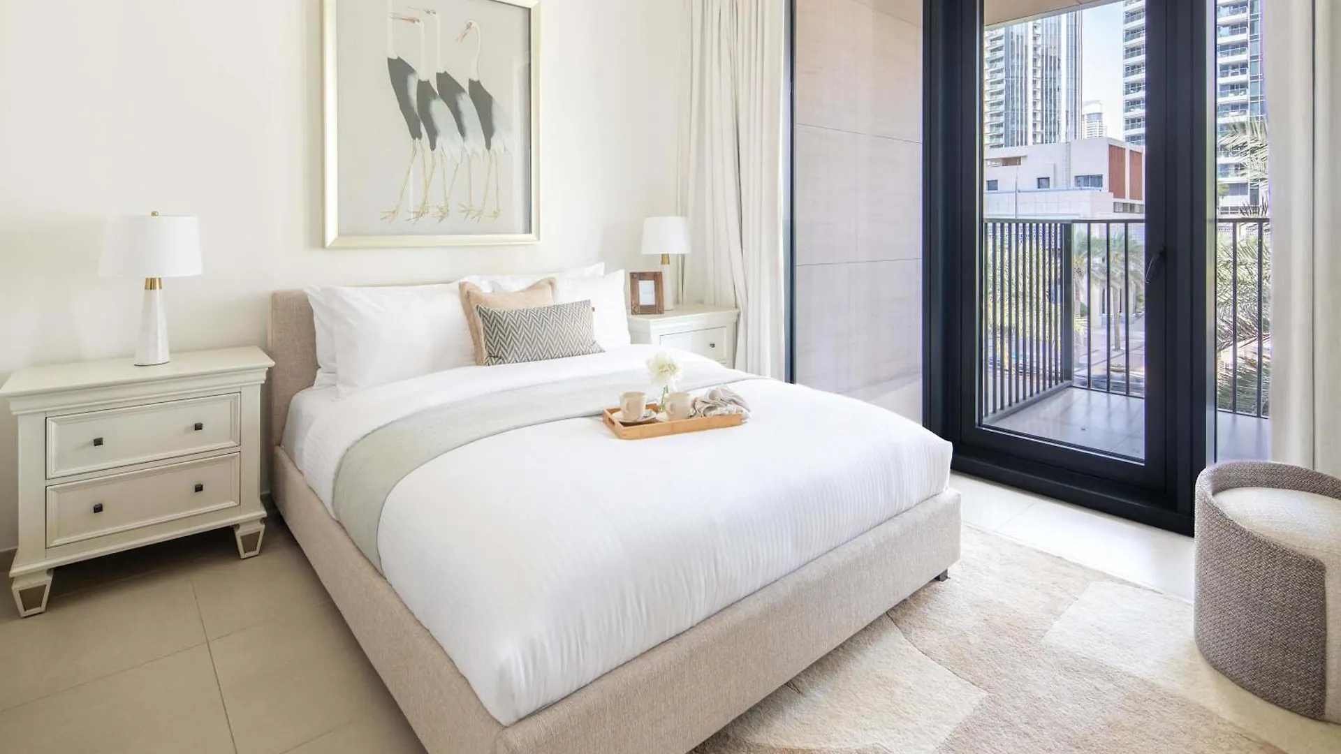 Frank Porter - Boulevard Heights Dubai Apartment